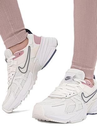 V2k run white pink