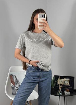Футболка від calvin klein 2