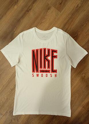 Брендова футболка nike.