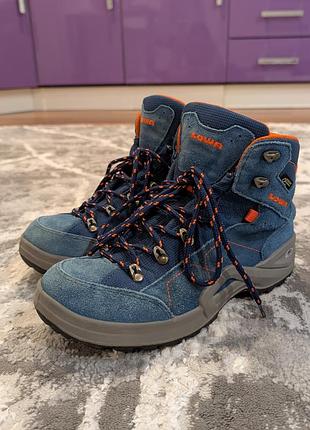 Треккинговые ботинки lowa gore-tex vibram р. 38 (подростковые / женские)