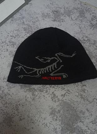 Шапка від бренду arcteryx 2