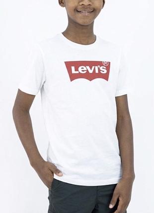 Нова футболка levis 10-12 років 132-147 cм