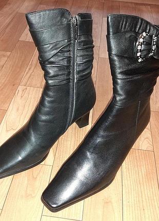 Чоботи жіночі, марка "bootqueen", чорного кольору
