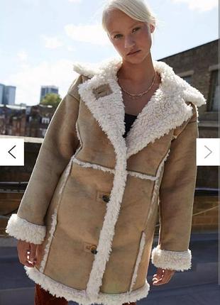 Стильная трендовая теплая удлиненная оверсайз дубленка urban outfitters