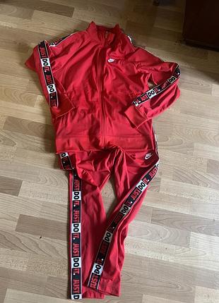 Спортивний костюм чоловічий nike червоний