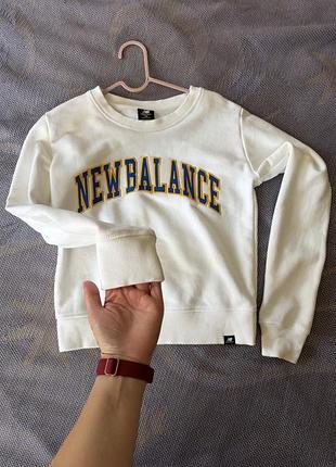 Худі жіноче new balance біле з написом