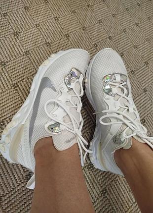 Кросівки жіночі nike білі, устілка 23,5см, текстиль