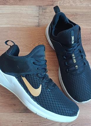 Оригінальні nike  p40 довжина устілки по факту 25.5см