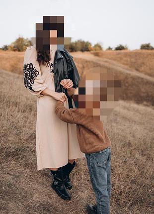 Платье с вышивкой