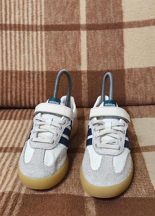 Детские кроссовки adidas 2