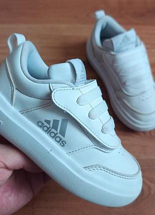 Оригінальні adidas р30 довжина устілки по факту  19см