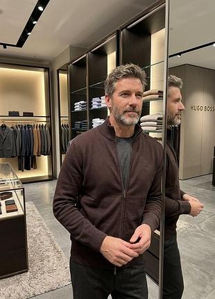 Чоловіча кофта на блискавці zip від бренду hugo boss 100%бавона фурнітура riri колір коричневий