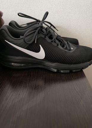 Кросівки чоловічі nike чорні 41 розмір