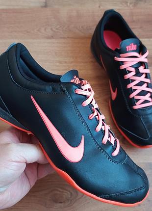 Оригінальні шкіряні nike р42 довжина устілки по факту  27см