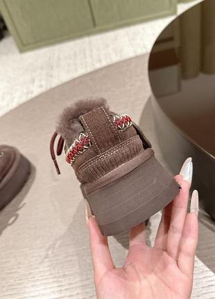 Кроссовки женские меховые 10