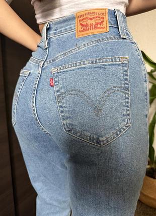 Жіночі джинси levi's mom блакитні