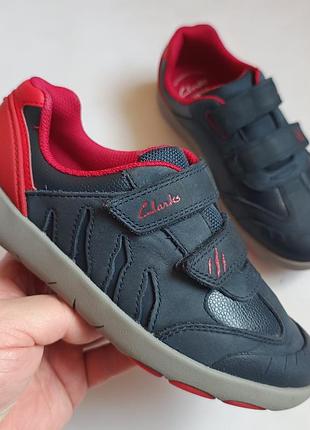 Оригінальні шкіряні clarks p34 довжина устілки по факту 21.7см
ц650грн