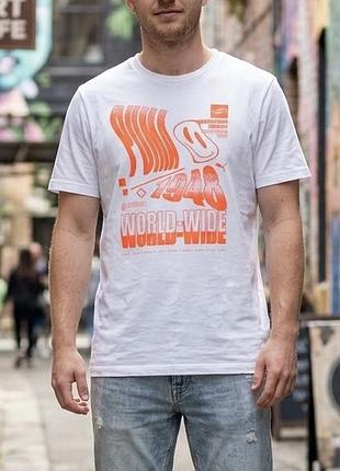 Белая футболка puma world-wide 1948 с ярким принтом (m)