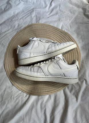 Класичні білі кросівки nike розмір 41