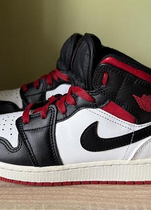Кроссовки air jordan 1 mid 2