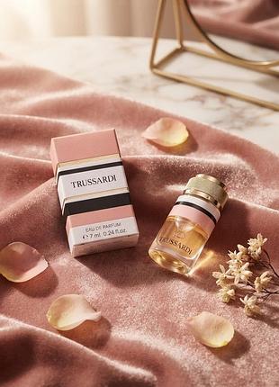 Парфюмированная вода trussardi eau de parfum (trussardi) для женщин 7мл