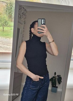 Чорний гольф безрукавка 6
