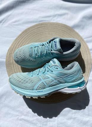 Спортивні кросівки asics  розмір 42