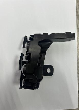 Кріплення бампера на id4 праве 11g807184/11g807050