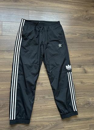 Чоловічі спортивні штани adidas