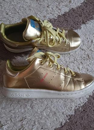 Детские золотистые кроссовки adidas stan smith 33 размер