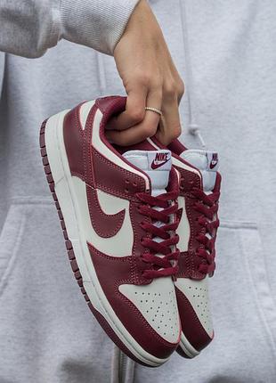 Кроссовки женские nike dunk low team red bordo white
