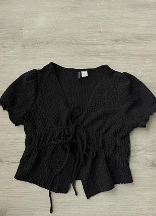 Чорний кроп топ блуза з зав'язками спереду h&m divided (xs)