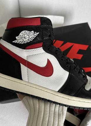 Кросівки високі nike air jordan 1 retro high og 'gym red' 555088 061
