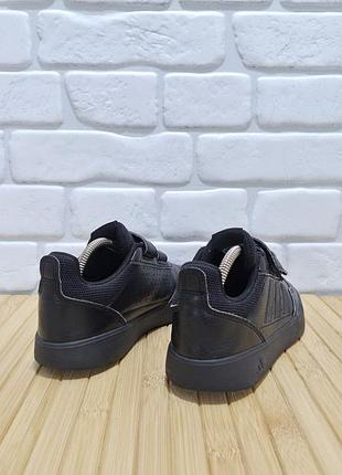 Кросівки adidas 8