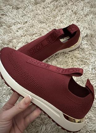 Женские кроссовки michael kors bodie knit slip-on с дышащей сеткой и стильным дизайном. размер us 7,5m. оригинал