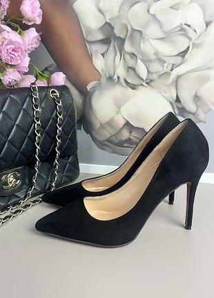 Замшеві туфлі christian louboutin