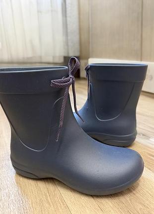 Гумові чоботи жіночі crocs roomy fit сині 34-35