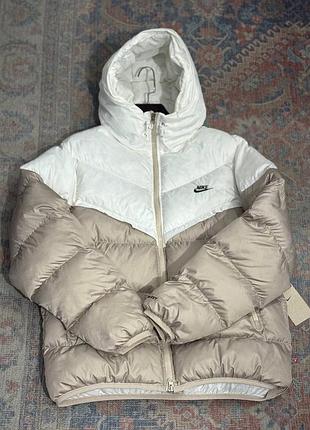 Пуховик чоловічий nike storm-fit бежевий із білим