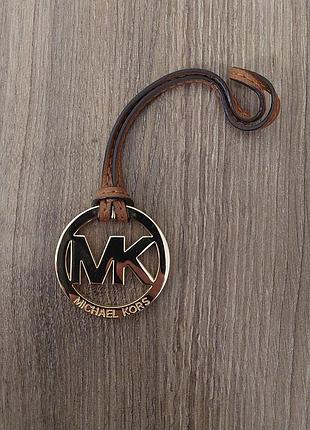 Брелок, подвес на сумку michael kors