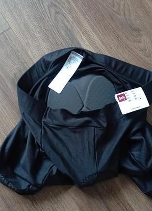 Брендовые шорты. с седлом decathlon.