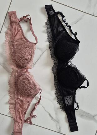 Комплект бюстгальтерів h&m.