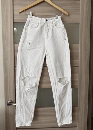 Білі джинси mom zara з рваностями та високою посадкою (eur 34 / xs)
