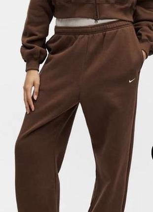 Спортивний костюм жіночий nike коричневий розмір xs