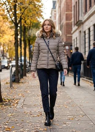 Оригінальний пуховик / куртка жіноча tommy jeans з хутром (розмір xs)