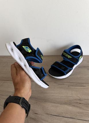 Босоніжки дитячі з підсвіткою skechers оригінал