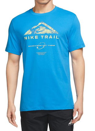 Чоловіча спортивна футблка nike dri-fit trail running t-shirt light blue , сша розмір м