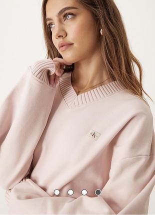🍧класний ніжно рожевий світшот від calvin klein, оригінал! тканина 100% бавовна , ніжний і приємний до тіла  стильний і дуже гарно на тілі😍