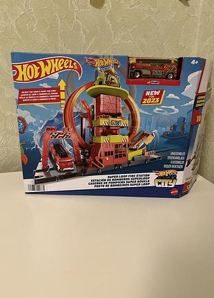 Трек хот вілс супер петля з пожежною станцією ігровий набір hot wheels city hkx41 super loop fire station