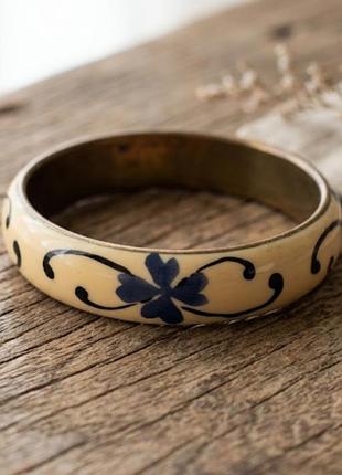 Вінтажний жорсткий браслет з емаллю та ручним розписом, діаметр 6.5 см.