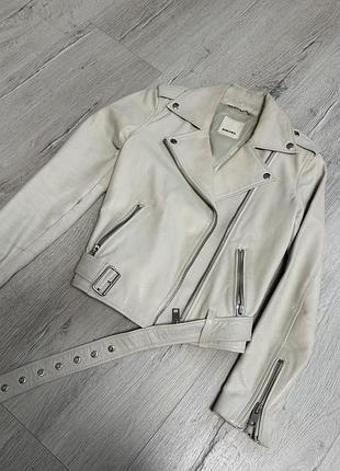 Куртка жіноча diesel шкіряна косуха молочного кольору xs